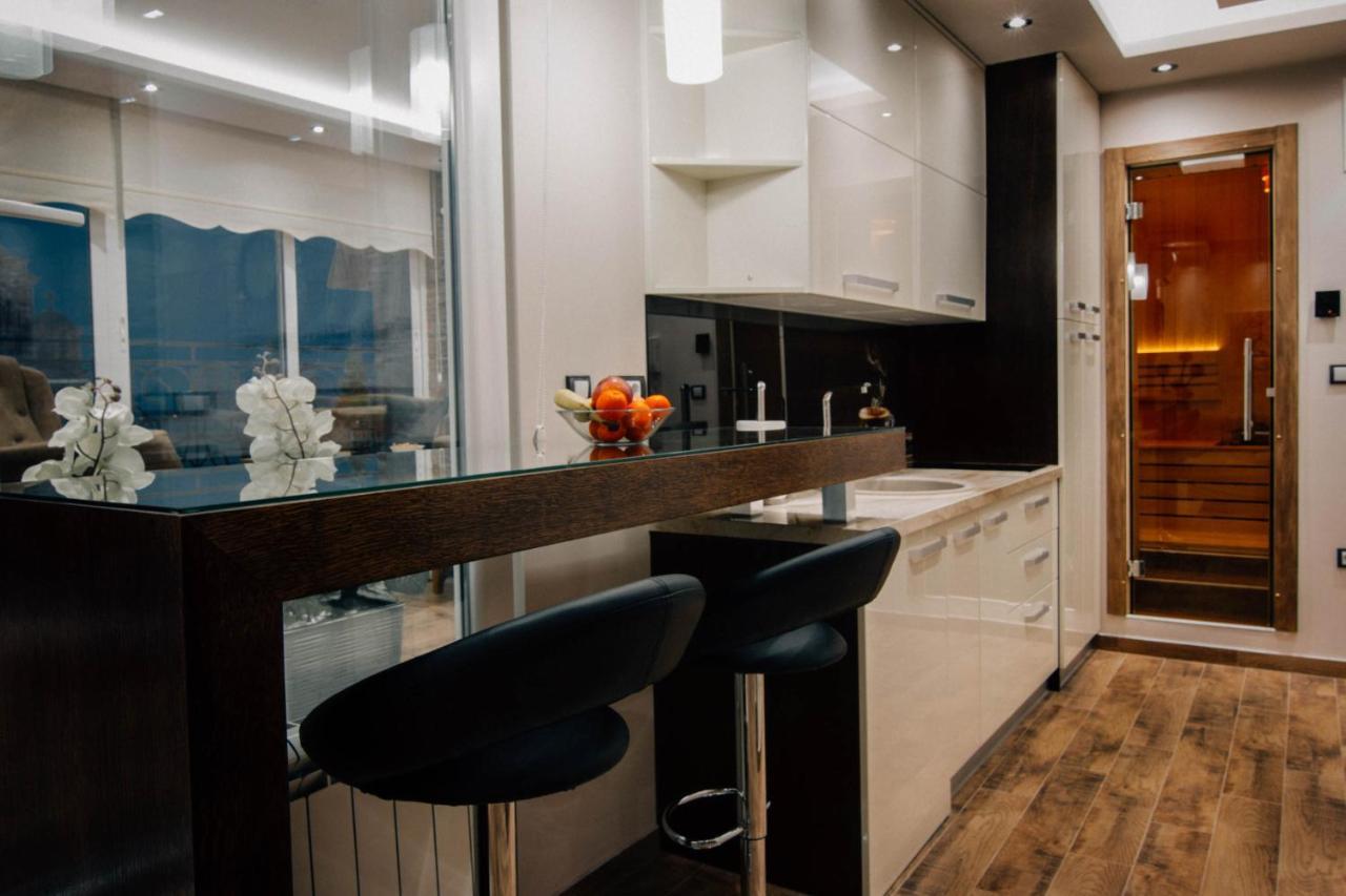 President Lux Apartment