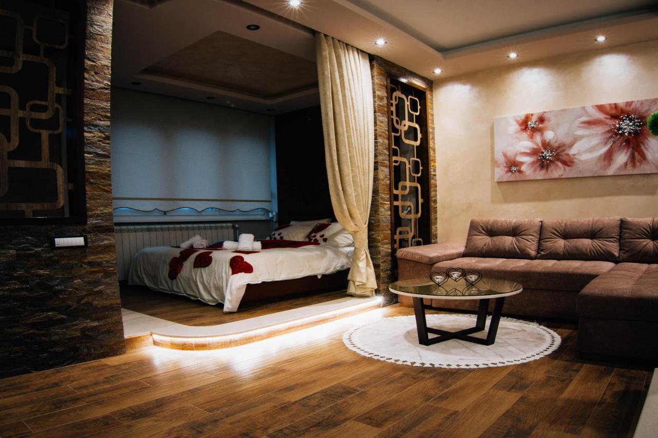 President Lux Apartment